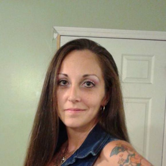 Profile Picture of Ashley Ohlin (@ashleyohlin) on Poshmark