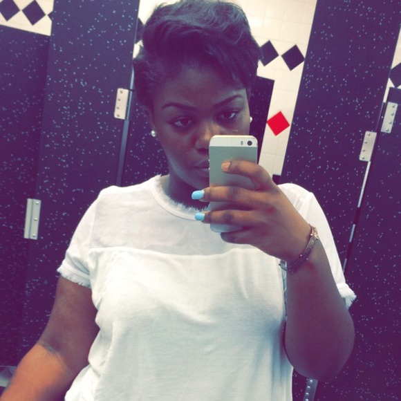 Profile Picture of Gabriel Harrison (@gharrison34) on Poshmark