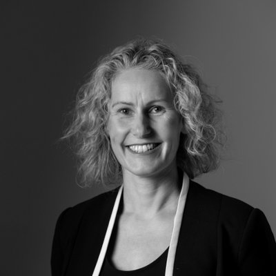 Profile Picture of Laura Irvine (@poshcrimescot) on Twitter