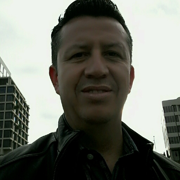 Profile Picture of Alfredo Felix (@alfreducci) on Poshmark