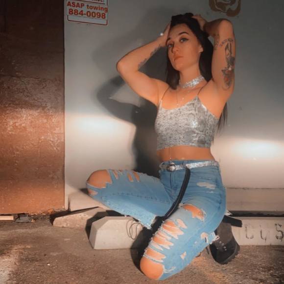 Profile Picture of Bre Border (@breborder) on Poshmark