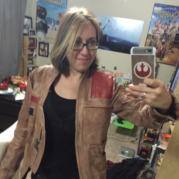 Profile Picture of Mara Jade (@marajade19) on Poshmark