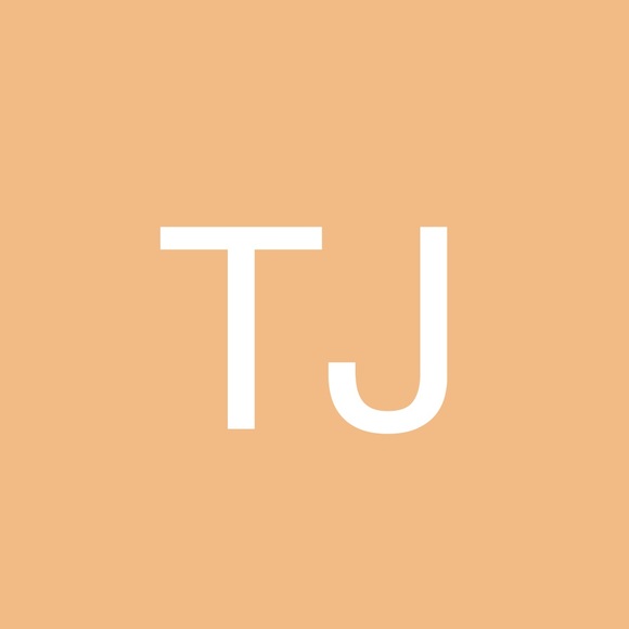 Profile Picture of Tamarah Jungklaus (@tamarah_j) on Poshmark