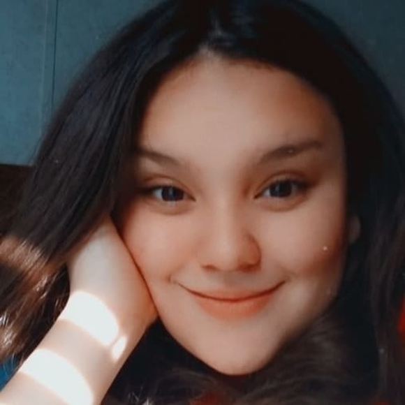 Profile Picture of Kassandra Gonzales (@kassandragon853) on Poshmark