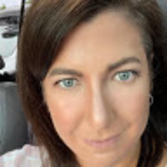 Profile Picture of Katy Santello (@ksantell425) on Poshmark