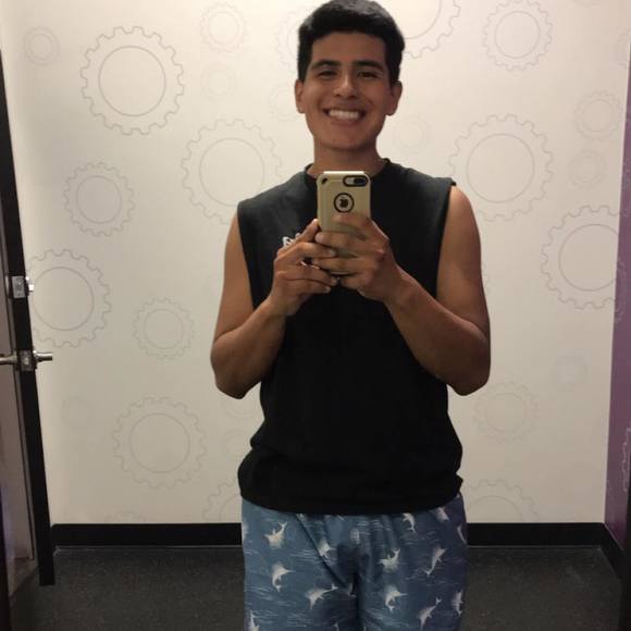 Profile Picture of Gustavo Gama (@gustavogama81) on Poshmark