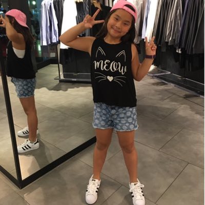 Profile Picture of Amber Huynh (@loverh123) on Twitter