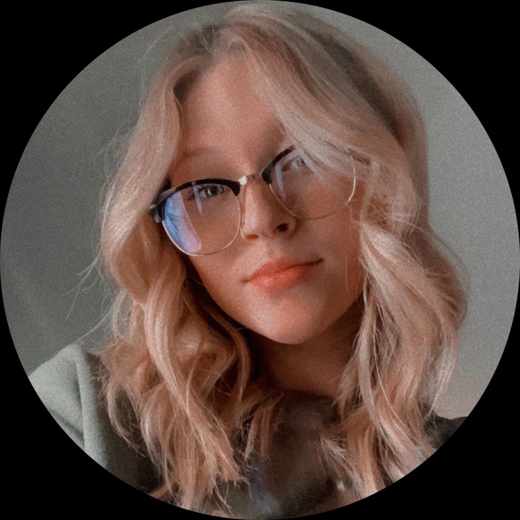 Profile Picture of Savannah Krupka (@savannahkrupka) on Poshmark