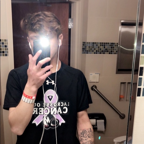 Profile Picture of Aaron Nicholson (@yourboyaaron303) on Poshmark