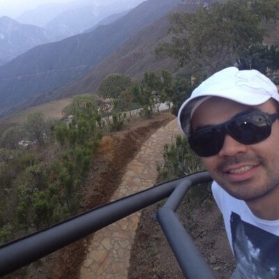 Profile Picture of Robert  Ferrer (@RoKrlos) on Twitter