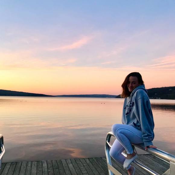 Profile Picture of Brenna Lofgren (@brenlof) on Poshmark