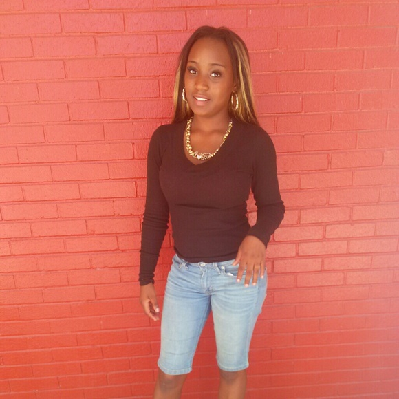 Profile Picture of Kentija Mcfadden (@kentija) on Poshmark