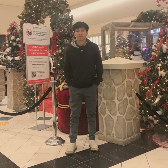 Profile Picture of Lopez Brandon (@lopezbrandon249) on Poshmark