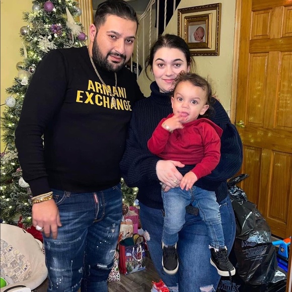 Profile Picture of Tamara Konstantin (@vinnyjr02) on Poshmark