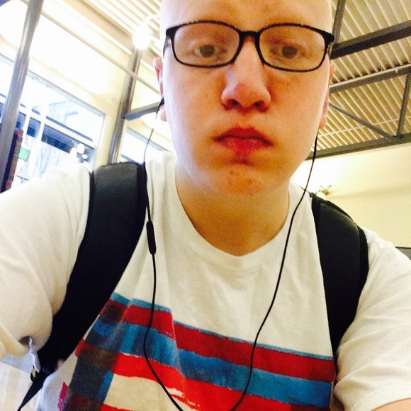 Dylan Beyea - Poshmark Profile Picture of Dylan Beyea (@dyldyl) on Poshmark