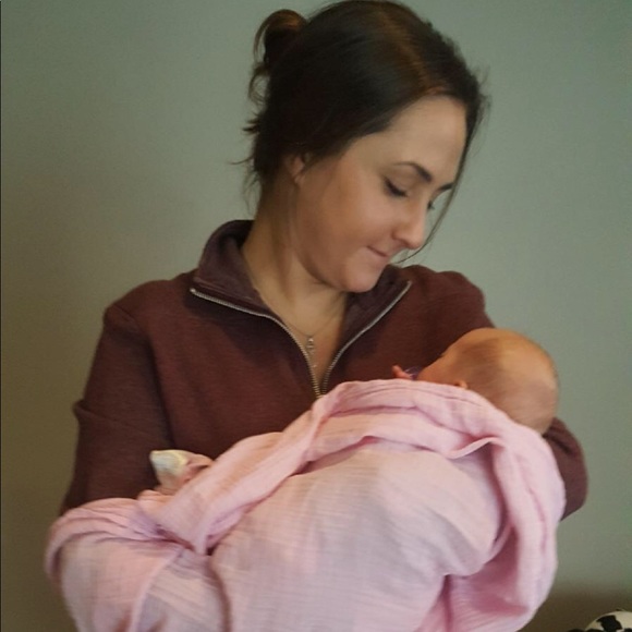 Profile Picture of Sabre Mrusek (@sabremrusek) on Poshmark