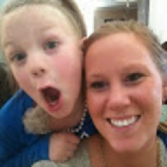 Sarah Bilberry - Poshmark Profile Picture of Sarah Bilberry (@sarahbil428) on Poshmark