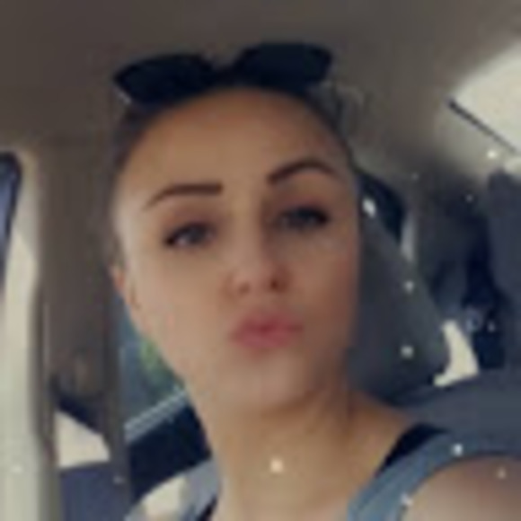 Profile Picture of Lacy Bransom (@bransomlacy) on Poshmark