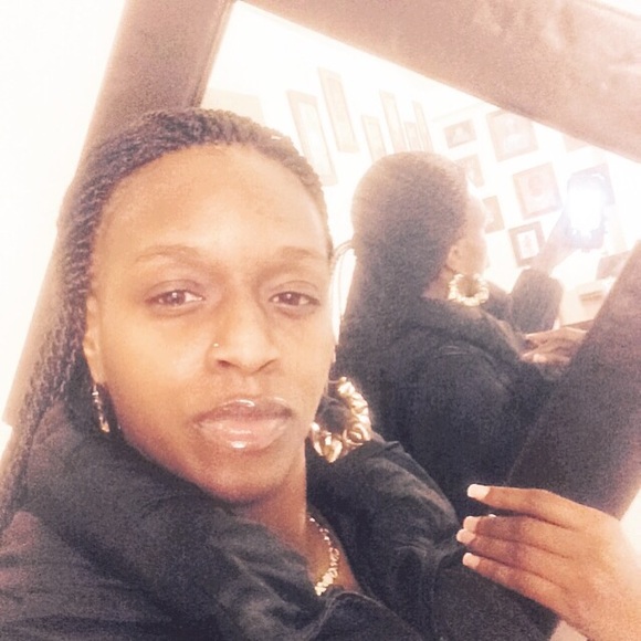 Profile Picture of Tashima Jones (@shimaj) on Poshmark