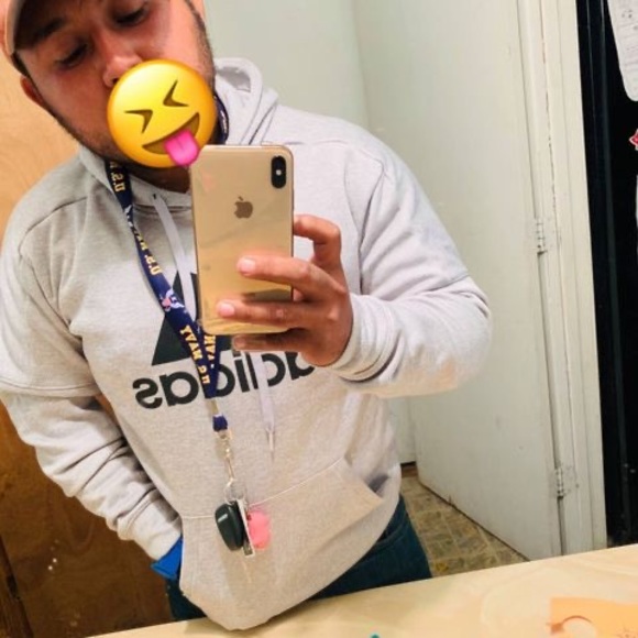 Profile Picture of Joshua De la rosa (@josue05121995) on Poshmark