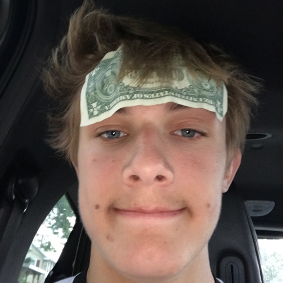 Profile Picture of Peter Schwarz (@peterschwarz) on Poshmark