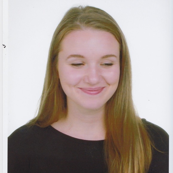 Profile Picture of Emily Pearson (@bobolish) on Poshmark