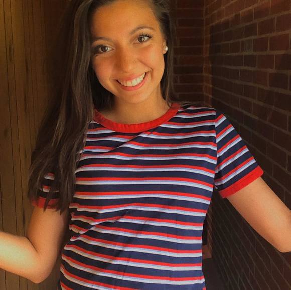 Profile Picture of Jessica Womble (@007jessica007) on Poshmark