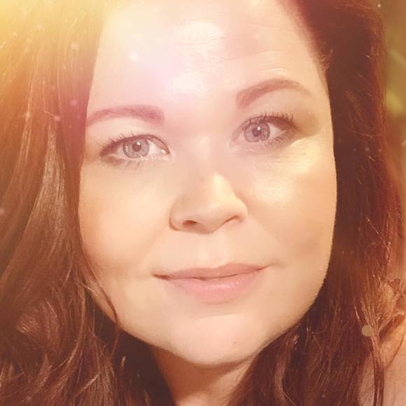 Profile Picture of Kerri Hines (@ketogirl) on Poshmark