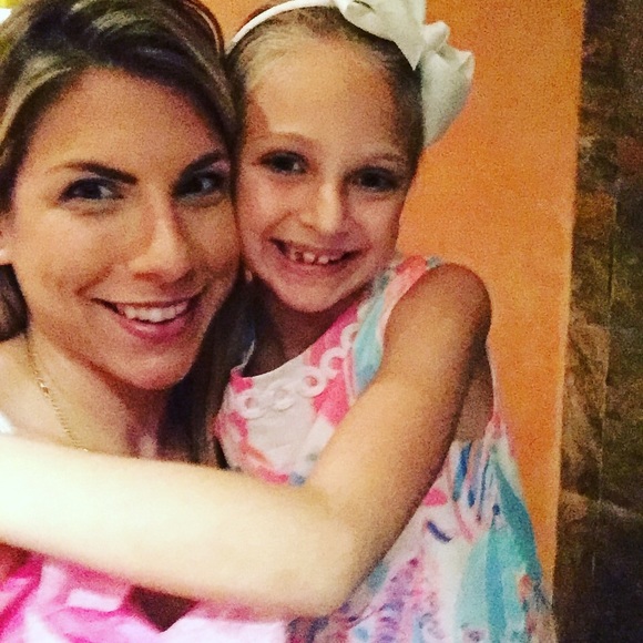 Profile Picture of Stacy Hull (@stac242) on Poshmark