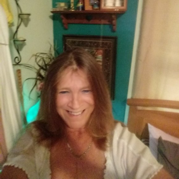 Profile Picture of Cindy Jackson (@cindyj4771) on Poshmark