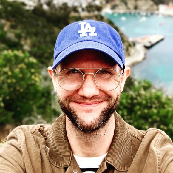 Profile Picture of Mark Brooks (@markiemalarkie) on Poshmark