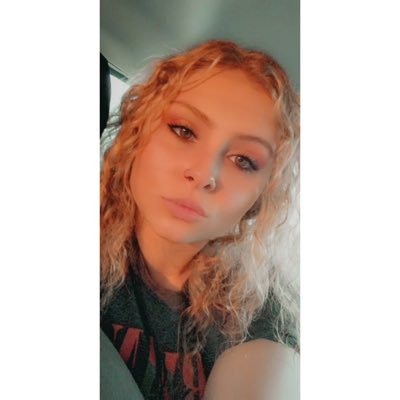 Profile Picture of Veronica Warren (@v_warren22) on Twitter