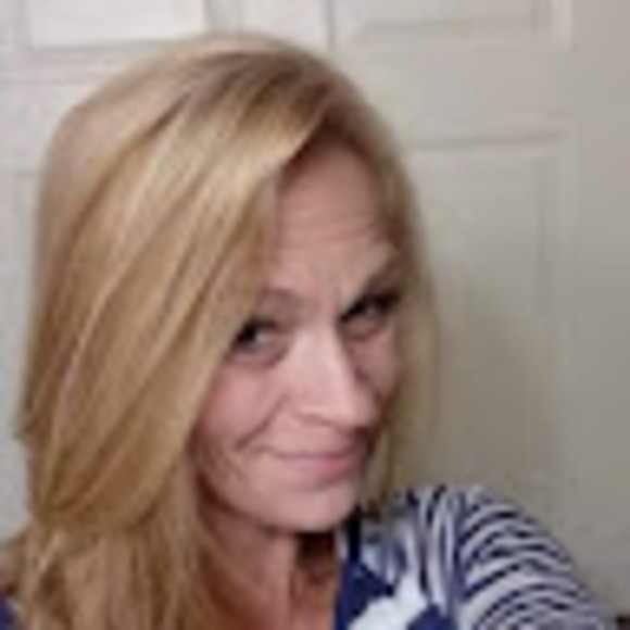 Profile Picture of Brandy Hollifield (@brandyholli75) on Poshmark