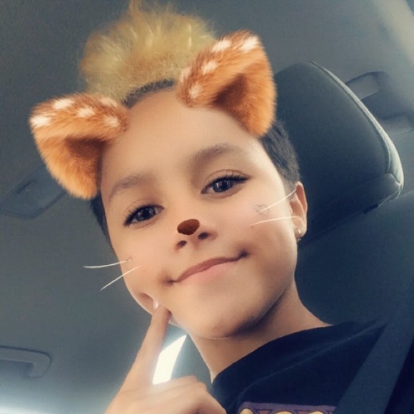 Profile Picture of Bella Channels (@bellachannels) on Poshmark