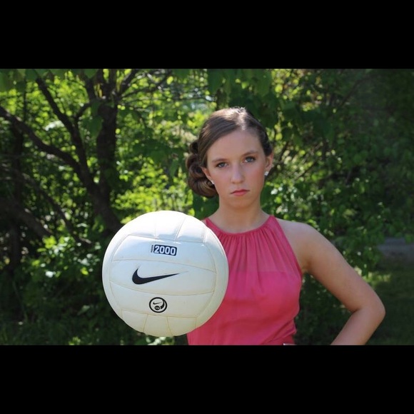 Profile Picture of Heather Godlewski (@heather_maeg) on Poshmark