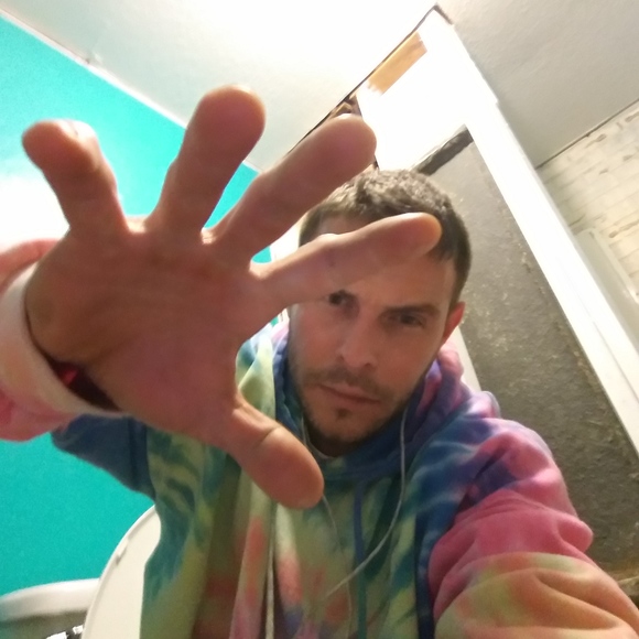 Profile Picture of Michael Killian (@mikekillian0831) on Poshmark