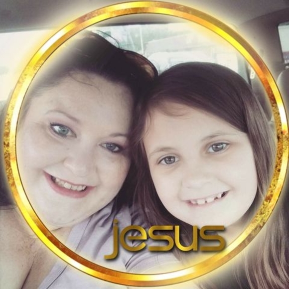 Profile Picture of Julia Ferris (@julia_ferris) on Poshmark