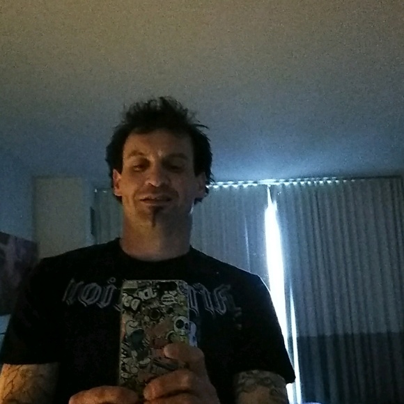 Profile Picture of Brian Alves (@alvesbrian1973) on Poshmark