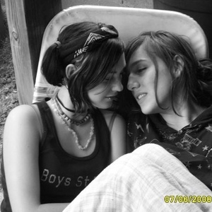 Profile Picture of Meredith Curtis (@kissinglikeclarkgable) on Myspace
