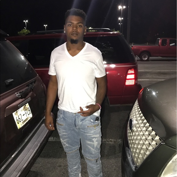 Profile Picture of Kevin Thompson (@finessin_kev) on Poshmark