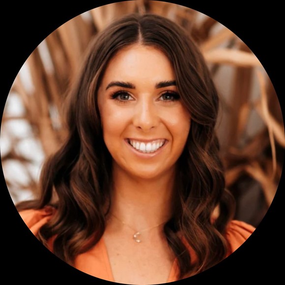 Profile Picture of Carlie Fraser (@carliefraser312) on Poshmark