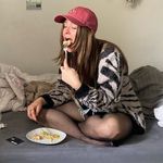 Julia Hillebrand - Instagram Profile Picture of Julia Hillebrand (@kuenstlerischer_karton) on Instagram