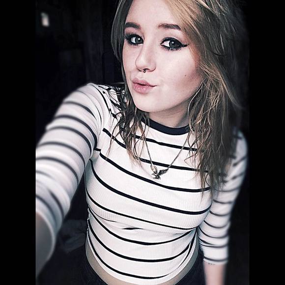 Profile Picture of Mikayla Perkins (@mikayla121142) on Poshmark