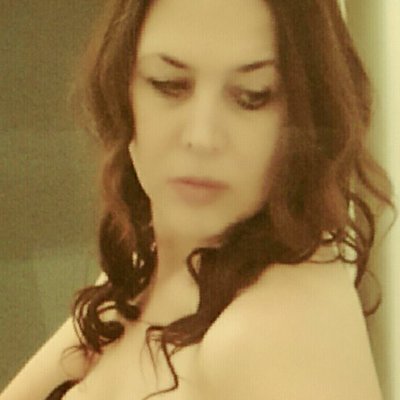 Profile Picture of Jennifer Olmstead (@jolmsteadwrites) on Twitter