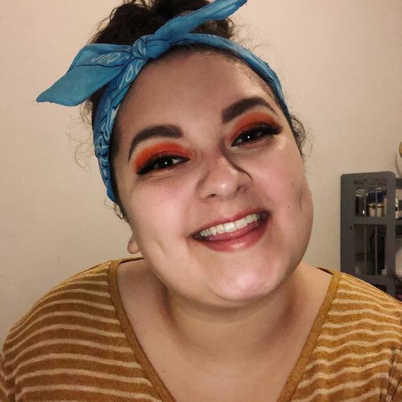 Profile Picture of Taylor Vandelune (@taylorvandelune) on Poshmark