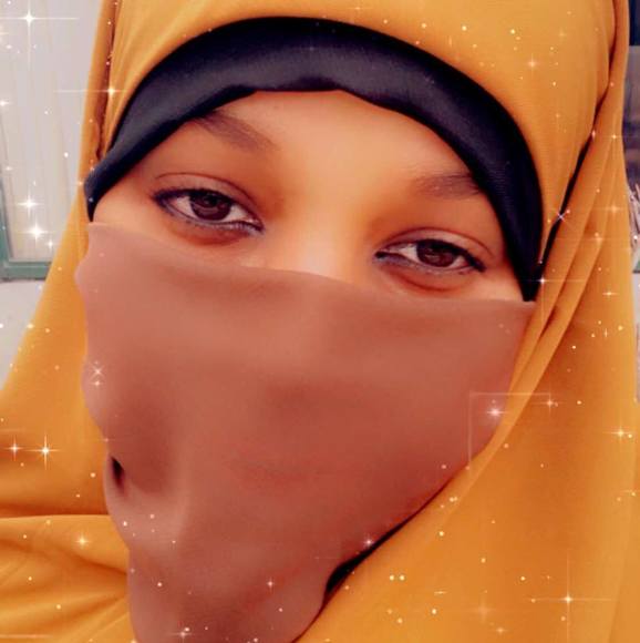 Profile Picture of Kifaax Ashkir (@keyf) on Poshmark