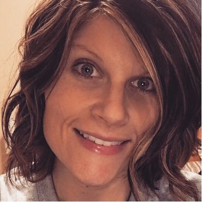 Profile Picture of Lora Easley (@aEsleyLoar) on Twitter
