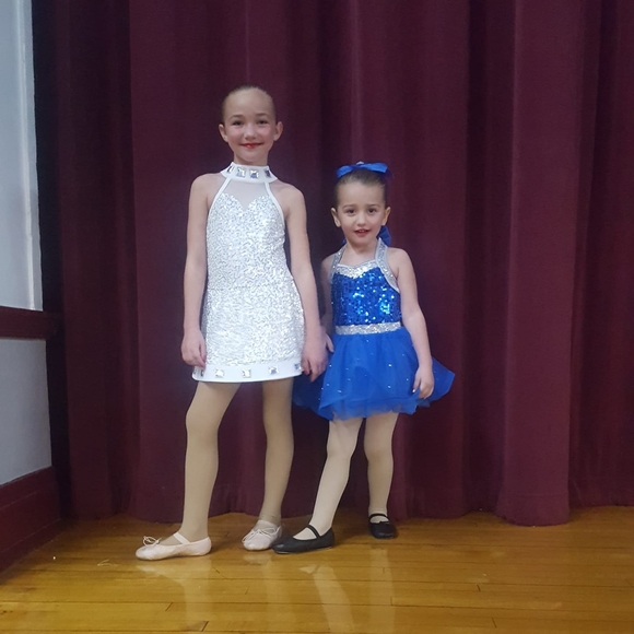 Profile Picture of Amanda Sellards (@amanda_sellards) on Poshmark