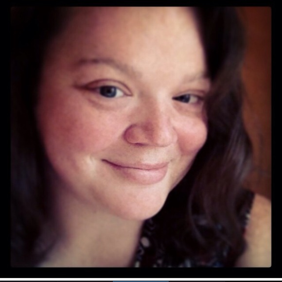 Profile Picture of Katrina Lamberton (@klk83) on Poshmark