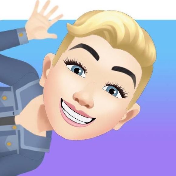 Profile Picture of Monique Hoecherl (@hoecherl59) on Poshmark